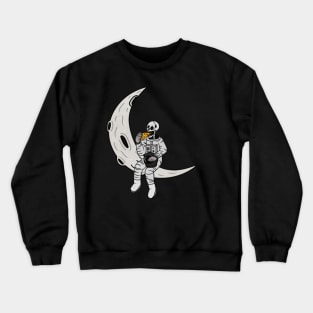 Funny Astronaut skeleton eating pizza on the Moon Crewneck Sweatshirt